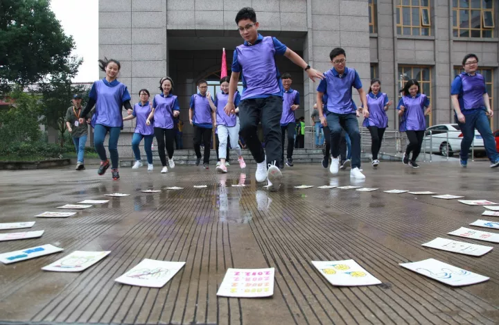 圖丨骨干員工首期班團(tuán)隊(duì)拓展精彩瞬間